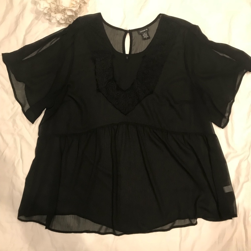 Torrid sheer black popover top size 3